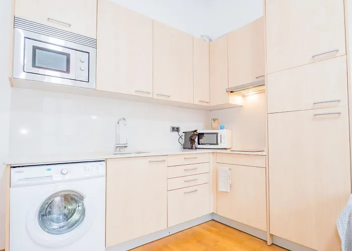 Ybh Puerta Del Sol 11 شقة *